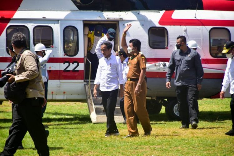 Berkunjung Ke Nias Barat, Presiden Jokowi Janjikan Pembangunan Infrastruktur