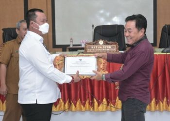 Wakil Wali Kota Gunungsitoli Sampaikan Penjelasan Umum Ranperda Tentang Pertanggungjawaban Pelaksanaan APBD Kota Gunungsitoli TA 2021