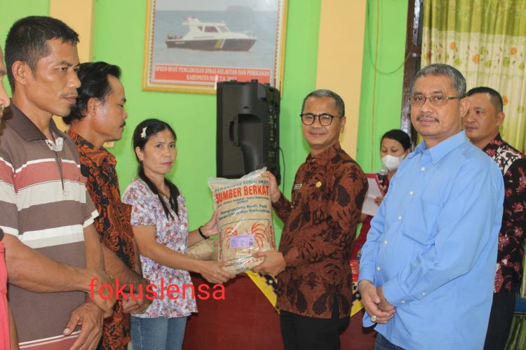 Pemkab Nias Salurkan Bantuan Benih Padi dan Jagung Kepada Para Petani TA 2022