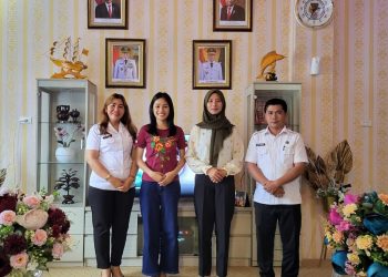 Dua Orang Pelajar Nias Barat Mendapatkan Bantuan Biaya Pendidikan Dari Menteri Parekraf RI