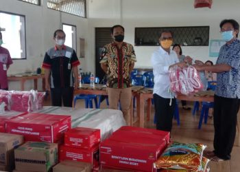 Pemkab Nias Serahkan Bantuan Sosial di Panti Asuhan Abdi Pusaka Indonesia (API) di Desa Soewe