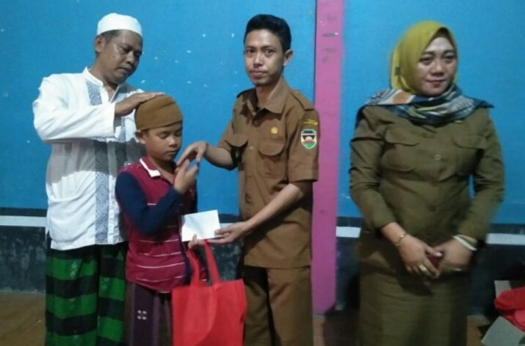 Peringati 10 Muharram 1444 H, Desa Citeko Santuni Puluhan Anak Yatim Piatu