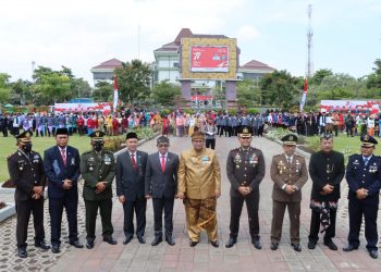 Kapolres Probolinggo Hadiri Upacara Detik-Detik Proklamasi Kemerdekaan RI ke-77 di Alun-Alun Kraksaan