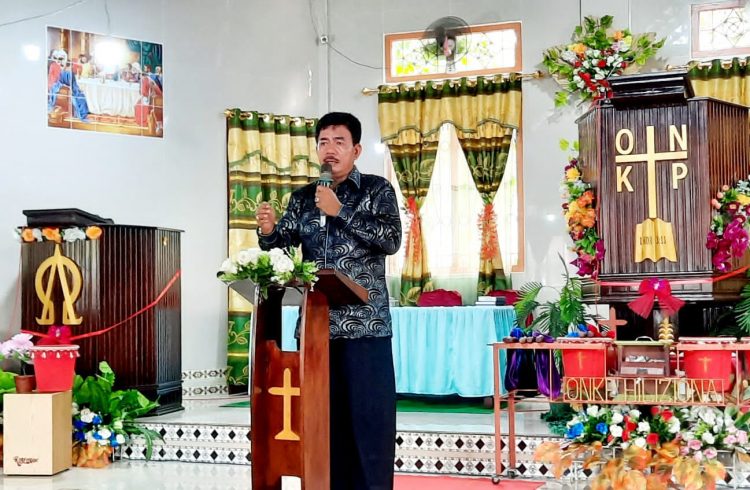 Bupati Nias Barat Hadiri Pentahbisan Mimbar Gereja ONKP Jemaat Hiliziona Tigaserangkai