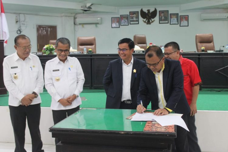 Bupati Nias Sampaikan Nota Penjelasan Keuangan RANPERDA Kabupaten Nias