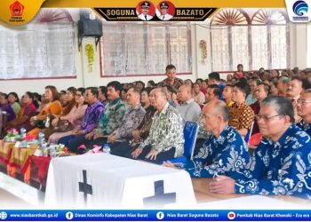 Bupati Nias Barat Kebaktian di Gereja BNKP Jemaat Lawelu