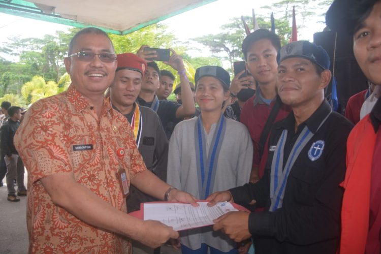 Sekda Kabupaten Nias, Terima Pernyataan Sikap Mahasiswa Atas Aksi Kenaikan Harga BBM