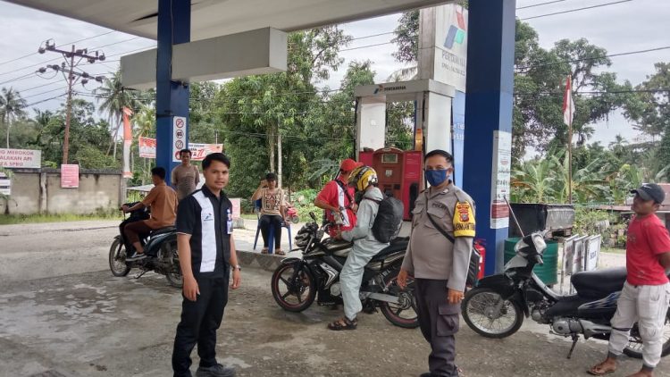 Pastikan Ketersediaan BBM, Polsek Gido Monitoring SPBU Desa So’ewe Kec. Gido