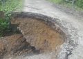 Akibat Hujan Deras Ruas Jalan Lintas Lolofitu Moi Longsor, Camat : Dinas PUTR Segera Tangani