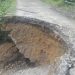 Akibat Hujan Deras Ruas Jalan Lintas Lolofitu Moi Longsor, Camat : Dinas PUTR Segera Tangani