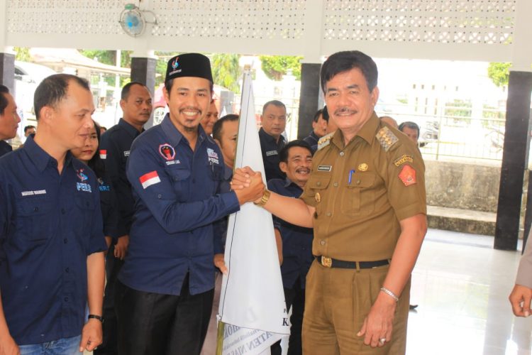 Hadiri Pelantikan DPC PJI-D Nias Barat, Bupati Ajak Pers Bergandengan Tangan Membangun Nias Barat