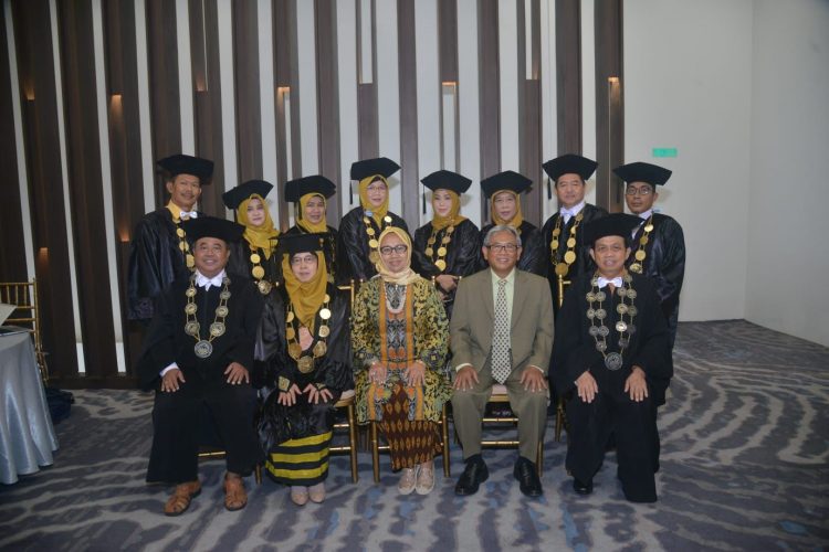 UNIP Gelar Wisuda Perdana Setelah 29 Tahun Berstatus STIE