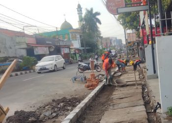 Berpotensi Jadi Temuan, Proyek Trotoar di Kisamaun Diduga Gunakan Material Bekas
