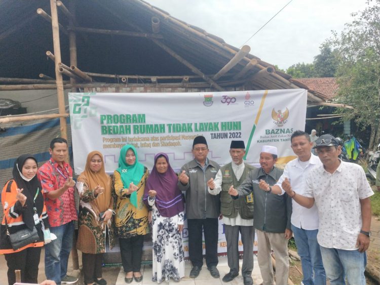 Ibu Edah Dapat Bantuan Bedah Rumah Dari BAZNAS Kab.Tangerang