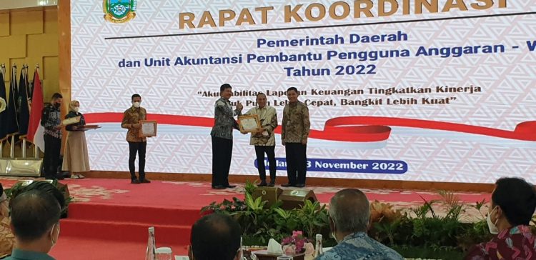 Nias Barat Raih Penghargaan Opini WTP Dari Menteri Keuangan RI