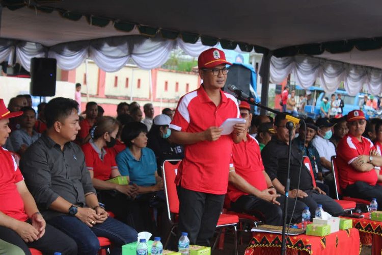 BUPATI NIAS SECARA RESMI MEMBUKA PELAKSANAAN KEGIATAN FESTIVAL OLAHRAGA REKREASI KABUPATEN NIAS T.A 2022