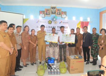 Bupati Khenoki Waruwu Bagikan 178 Unit Mesin Konversi Dari BBM Ke BBG Kepada Nelayan Di Sirombu