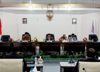 Bupati Hadiri Rapat Paripurna Penyampaian Pandangan Umum Fraksi DPRD Kab. Nias Barat
