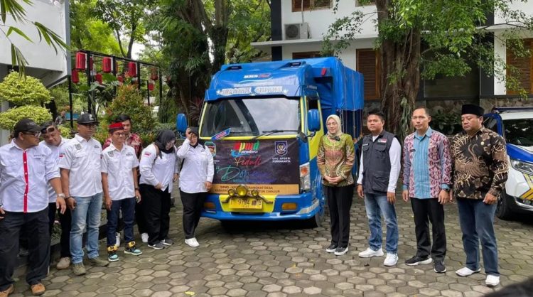 Bupati Purwakarta Lepas Bantuan Korban Gempa Cianjur dari Apdesi