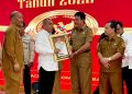Bupati Nias Barat Terima Hadiah Kejuaraan Lomba Inovasi Daerah Provinsi Sumatera Utara Tahun 2022