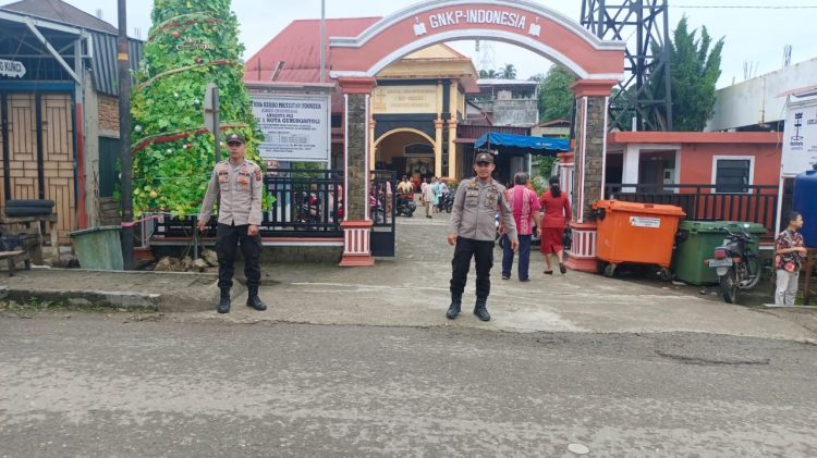 Laksanakan Kegiatan Rutin, Polres Nias Melakukan Pengamanan Ibadah Gereja di Seputaran Kota Gunungsitoli