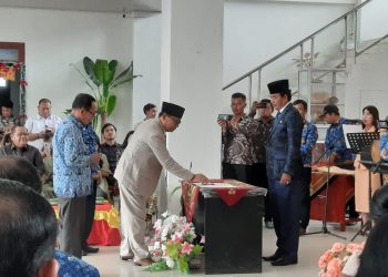 Bupat Nias Barat Lantik Sozisokhi Hia Menjadi Sekda Defenitif