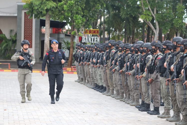 Dansat Brimob Polda Banten Pimpin Upacara Pelatihan TPTKP Kejadian Tertentu