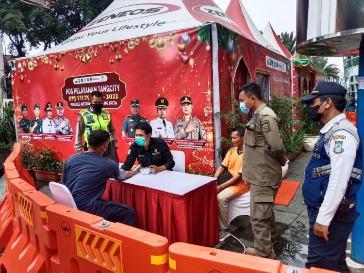 Sie Dokkes Polres Metro Tangerang Kota Bersama Dinkes Cek Kesehatan Personil PAM Natal dan Tahun Baru