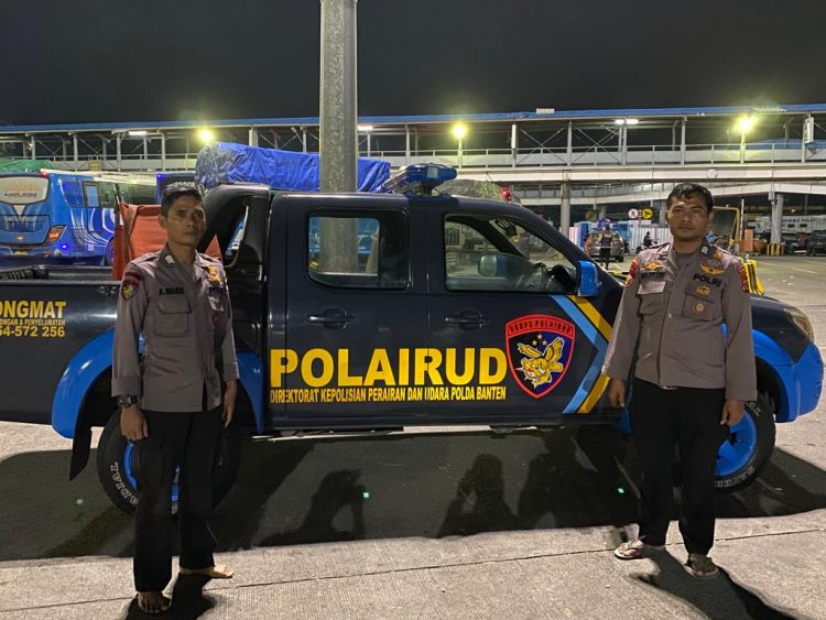 Ini Sosok Polisi Polairud Polda Banten yang Heroik Bantu Korban Laka Mobil Jatuh ke Laut di Merak
