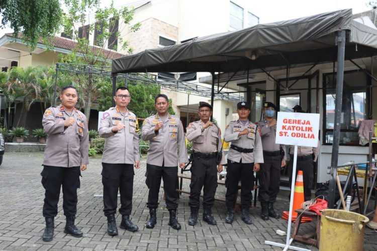 Jelang Natal, Kapolresta Tangerang Tinjau Pelaksanaan Pengamanan di Gereja Santa Odelia