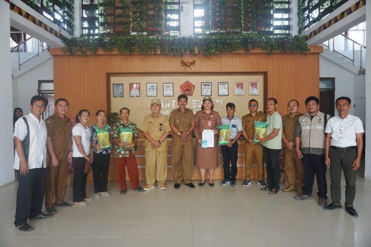 Bupati Nias Barat Melaunching Benih Padi Unggul Bersertifikat “SOGUNA BA ZATO”