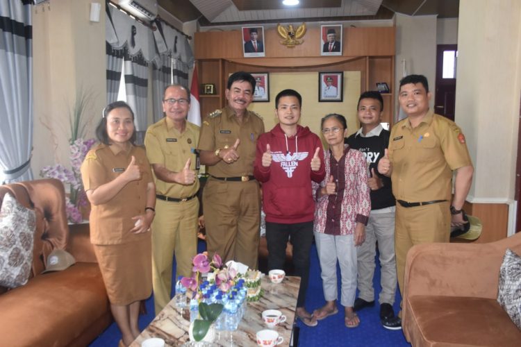 Pasien Disabilitas Mental Telah Sembuh, Temui Bupati Nias Barat, Ucapkan Terima Kasih