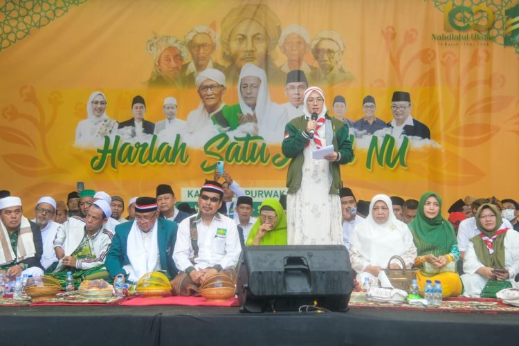 Belasan Ribu Peserta Meriahkan Kirab Kebangsaan Seabad NU di Purwakarta