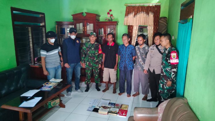 Densus 88 Geledah Rumah Mertua Terduga Teroris