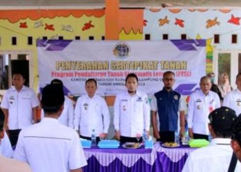 Ardian Saputra Berikan Sertifikat Hak Milik Kepada 243 warga