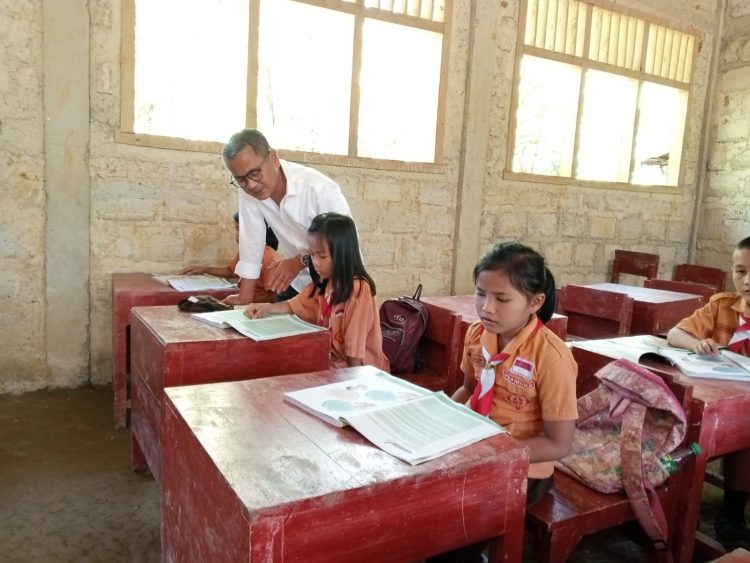 Bupati Nias Sidak di SDN 078521 Sihare’o III Hilibadalu