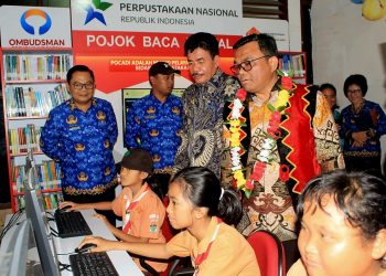 Bupati Nias Barat Bersama Deputi PSDP Resmikan Pojok Baca Digital Nias Barat