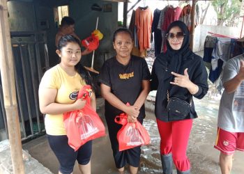 Banteng Betina “SITI JAMILAH” Bacaleg PDI-Perjuangan Hadir di Tengah Warga Terdampak Banjir Tambun Selatan