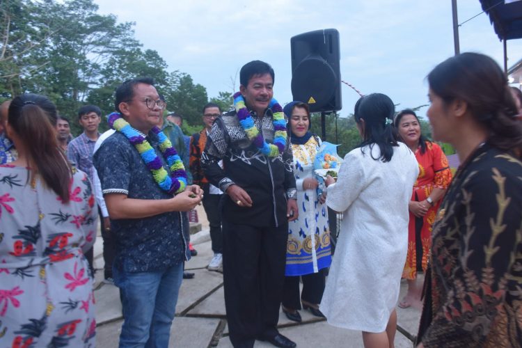 Bupati Nias Barat Kukuhkan Pengurus Orahua Niha Raya Ba Nias Barat (ORI)