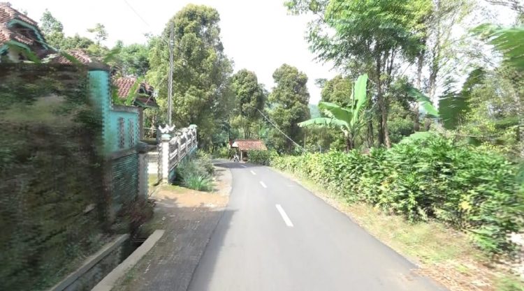 Hatur Nuhun Ambu, Jalan di Kampung Pojok Pasirangin sudah mulus