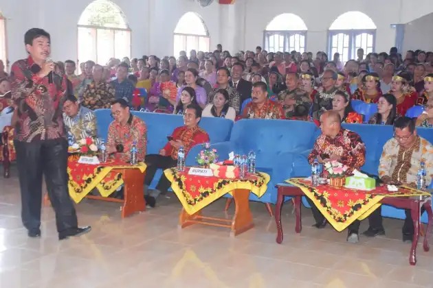 Bupati Nias Barat Hadiri Pesta Pembangunan Gereja BNKP Jemaat Sisarahili I Resort 20