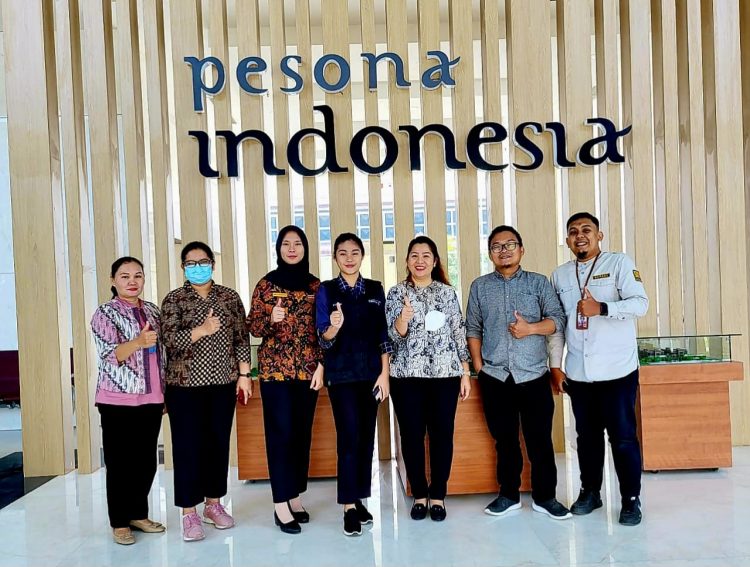 Kadis Parbudpora Nias Barat Sampaikan Motivasi Kepada Mahasiswi Poltekpar Medan Asal Nias Barat Penerima Beasiswa Kemenparekraf