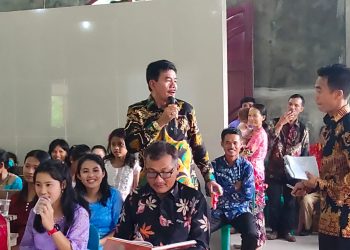 Bupati Nias Barat Ikuti Kebaktian Dan Pesta Pembangunan Di BNKP Sisobaholi