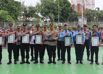 Polresta Bandara Soetta Beri Penghargaan kepada Personel Polri, Anggota Avsec dan Pengemudi Taksi