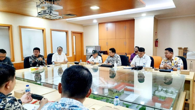 Bupati Nias Barat Koordinasi Dengan Direktur Fasyankes, Sampaikan Usulan Penyediaan Sarpras Dan Alkes