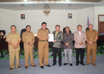 Bupati Nias Barat Sampaikan Nota Pengantar LKPJ Tahun Anggaran 2022 Kepada DPRD