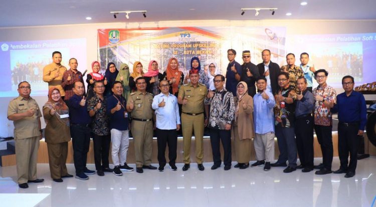 Program Upskilling Lulusan 25 SMK Kota Bekasi untuk mengatasi pengangguran di Kota Bekasi