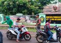 Koramil 1903/Jatiluhur Bagi2 Takjil Gratis Kepada Pengguna Jalan