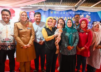 Dua Perempuan Istimewa Jabar Kompak Sukseskan Pekan Imunisasi Nasional Polio