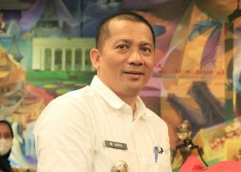 Tim Penyidik KPK amankan sejumlah uang dalam OTT Bupati Meranti